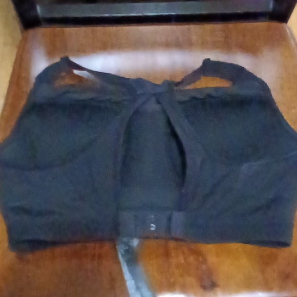 V.S. SPORTS BRA - Picture 2 of 5